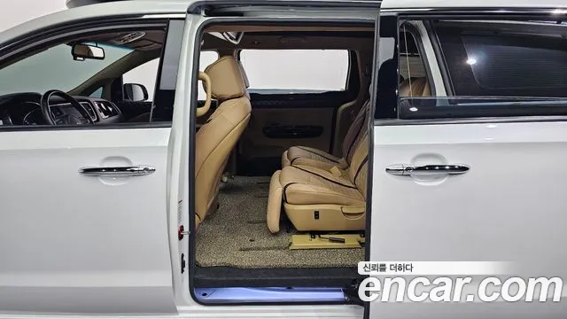 Kia The New Carnival 2019 Белый из Кореи, фото 2
