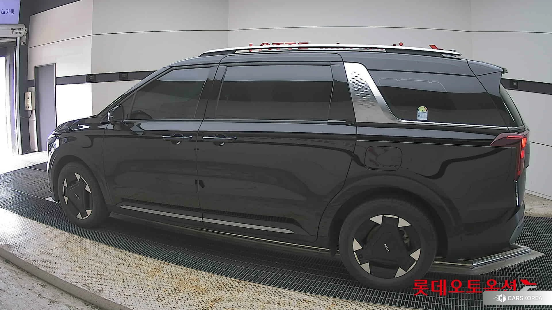 Kia Carnival Hybrid 2025 Черный из Кореи, фото 2