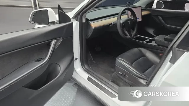 Tesla Model Y 2021 Белый из Кореи, фото 2