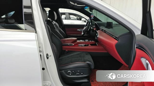 Genesis GV70 2022 Белый из Кореи, фото 2