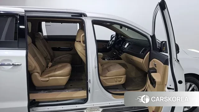 Kia The New Carnival 2019 Белый из Кореи, фото 2