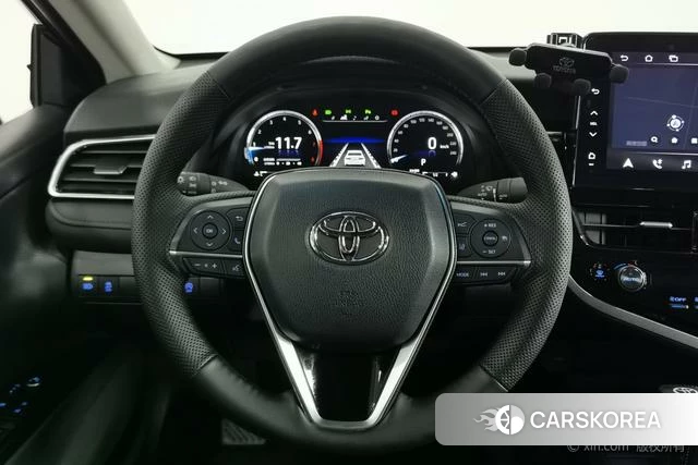 Toyota Camry 2024 Черный из Китая, фото 2