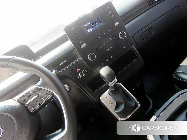 Hyundai Staria 2022 Серебряный из Кореи, фото 2