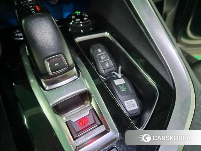 Peugeot 5008 second generation 2018 Серый из Кореи, фото 2