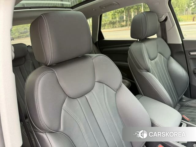 Audi Q5L 2022 Черный из Китая, фото 2