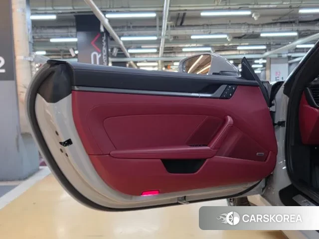 Porsche 911(992) 2022 Жемчужный цвет из Кореи, фото 2