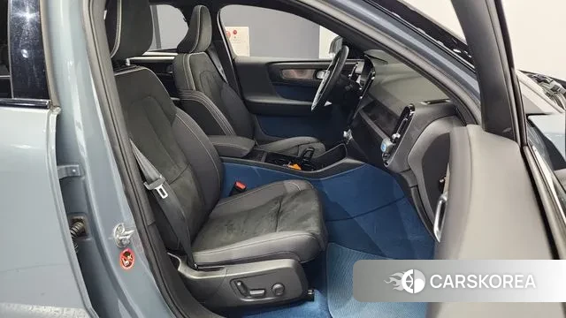 Volvo C40 Richards 2022 Светло-серебряный цвет из Кореи, фото 2