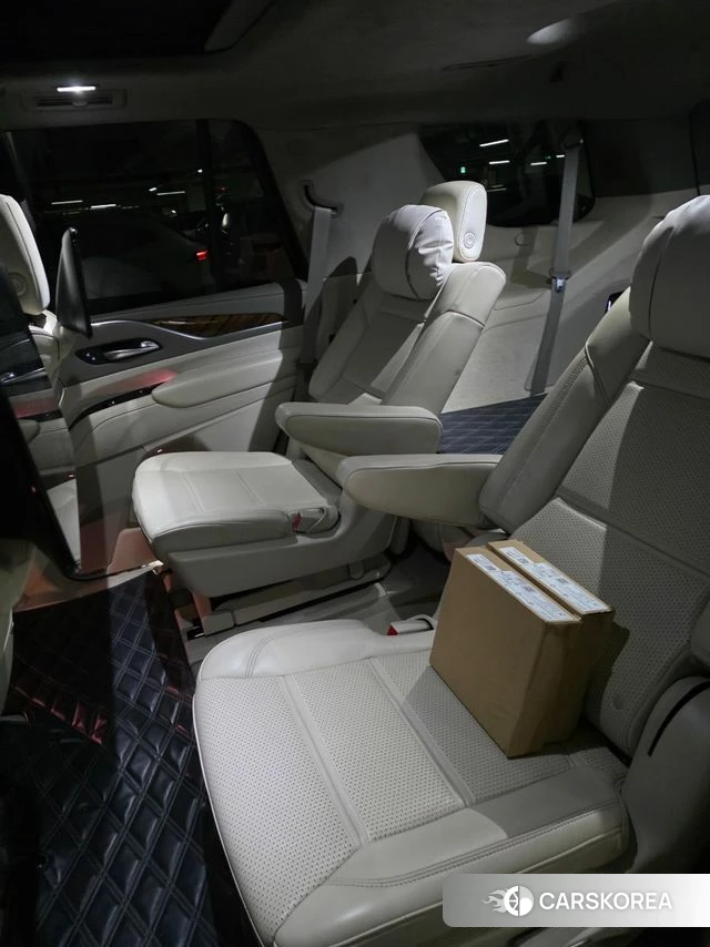 Cadillac Escalade 5th Generation 2022 Черный из Кореи, фото 2