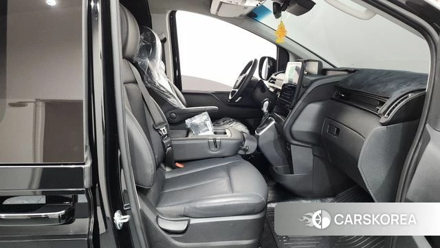 Hyundai Staria 2024 Черный из Кореи, фото 2