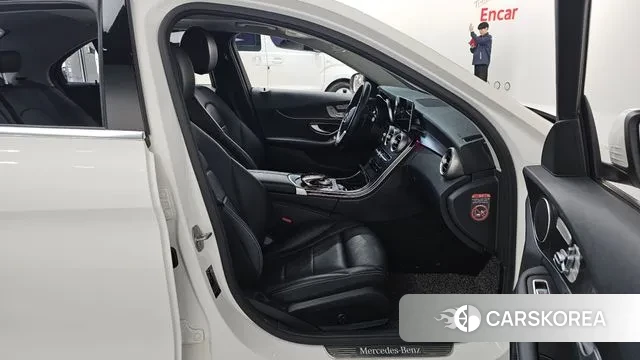 Mercedes-Benz C-Class W205 2019 Белый из Кореи, фото 2