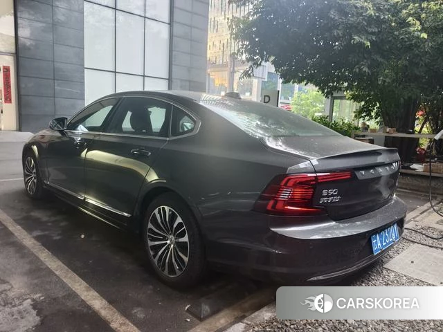 Volvo S90 2025 Темно-серый из Китая, фото 2