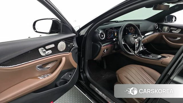 Mercedes-Benz E-Class W213 2021 Черный из Кореи, фото 2