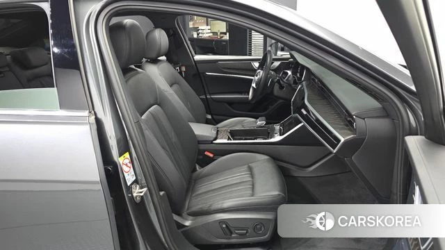 Audi A6 (C8) 2023 Серый из Кореи, фото 2