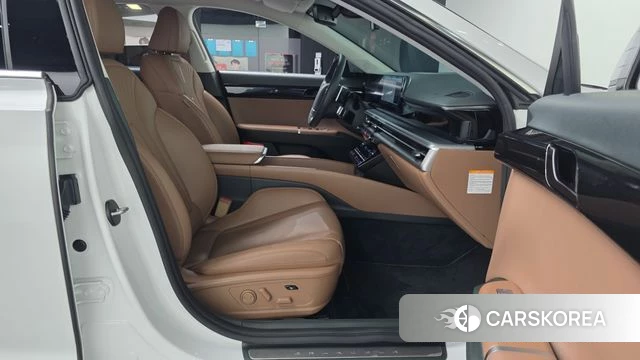 Hyundai Grandeur Hybrid (GN7) 2023 Белый из Кореи, фото 2