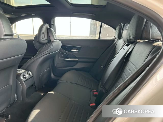 Mercedes-Benz C-class PHEV 2024 Белый из Китая, фото 2
