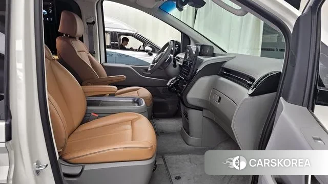 Hyundai Staria 2024 Белый из Кореи, фото 2
