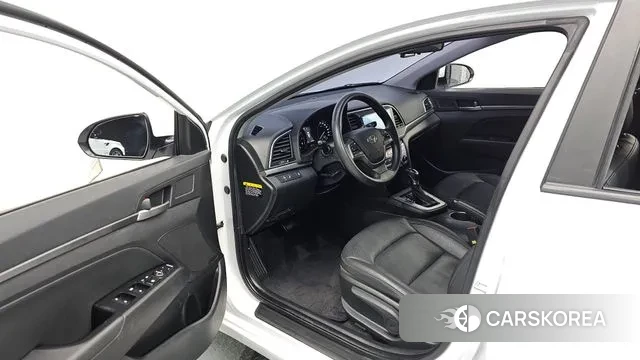 Hyundai Avante AD 2018 Белый из Кореи, фото 2