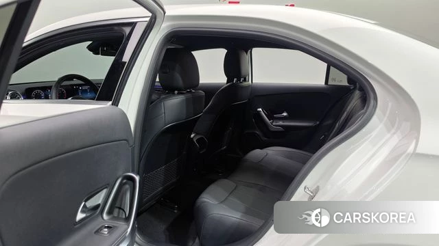 Mercedes-Benz A-Class W177 2024 Белый из Кореи, фото 2