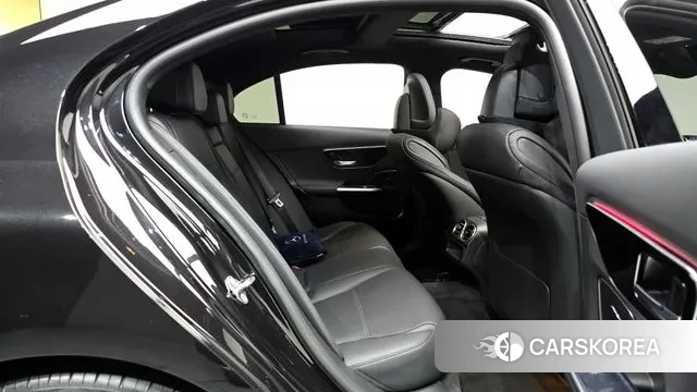 Mercedes-Benz C-Class W206 2024 Черный из Кореи, фото 2