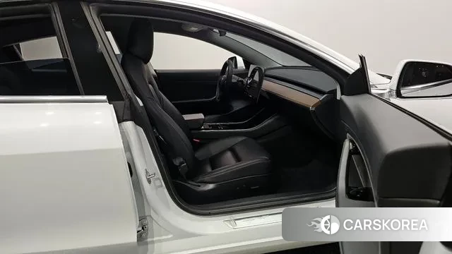 Tesla Model 3 2020 Белый из Кореи, фото 2