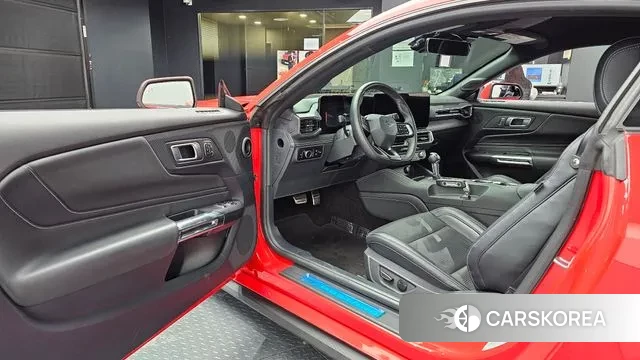 Ford Mustang 7th Generation 2024 Красный из Кореи, фото 2