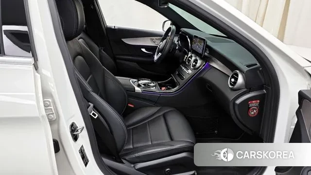 Mercedes-Benz C-Class W205 2021 Белый из Кореи, фото 2