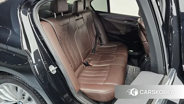 BMW 5 Series (G30) 2020 Черный из Кореи, фото 2