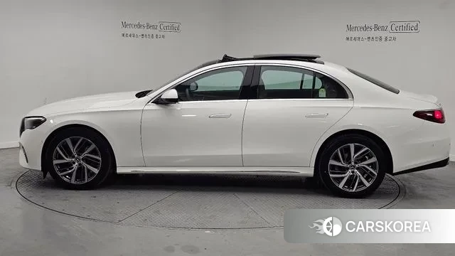 Mercedes-Benz E-Class W214 2024 Белый из Кореи, фото 2