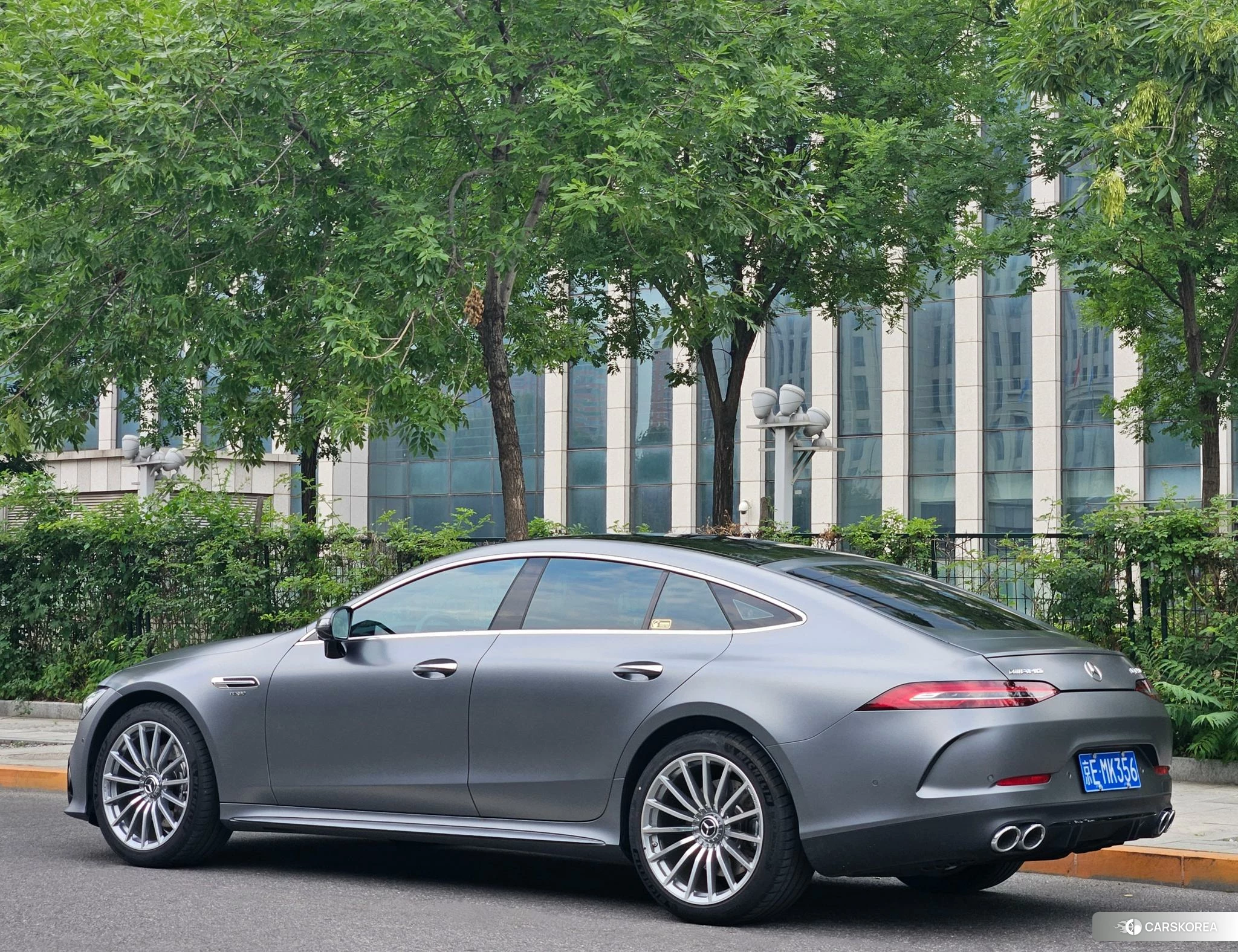 Mercedes-Benz AMG GT 2022 Серебристо-серый из Китая, фото 2