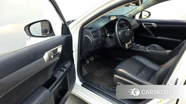 Lexus CT200h 2018 Белый из Кореи, фото 2