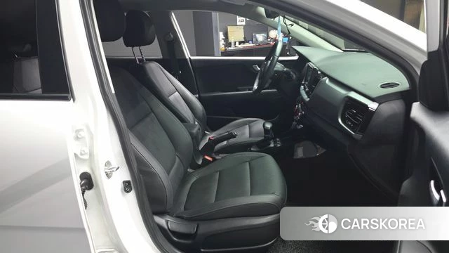 Kia Stonic 2018 Белый из Кореи, фото 2