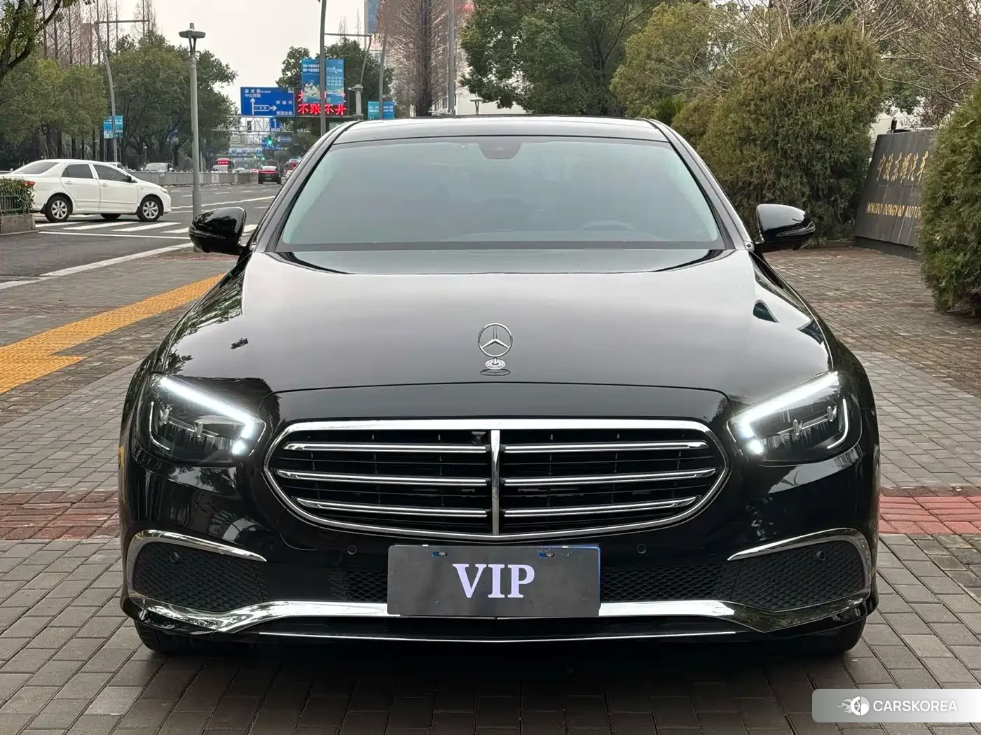 Mercedes-Benz E-Class 2023 Черный из Китая, фото 2