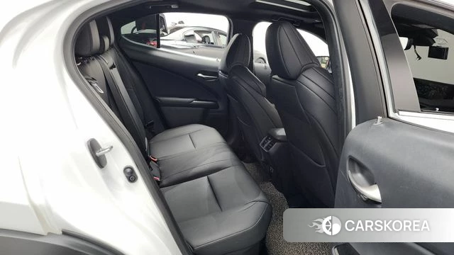 Lexus UX250h 2020 Белый из Кореи, фото 2