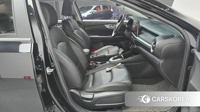 Kia The New K3 2nd generation 2021 Черный из Кореи, фото 2