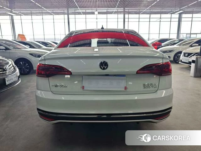 Volkswagen Bora 2022 Белый из Китая, фото 2