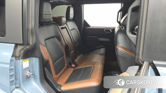 Ford Bronco 6th Generation 2023 Небесно-голубой из Кореи, фото 2
