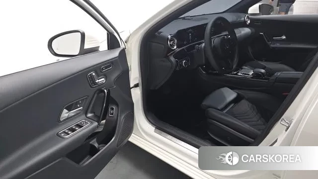 Mercedes-Benz A-Class W177 2020 Белый из Кореи, фото 2