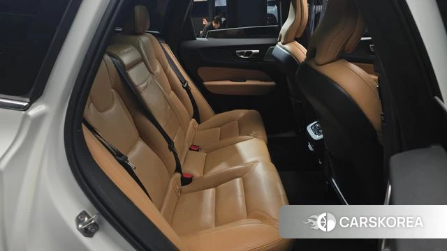 Volvo XC60 second Generation 2019 Белый из Кореи, фото 2