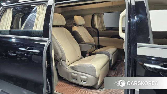 Kia Carnival 4th generation 2023 Черный из Кореи, фото 2