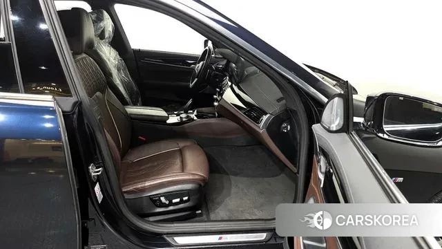 BMW 6 Series GT (G32) 2022 Черный из Кореи, фото 2