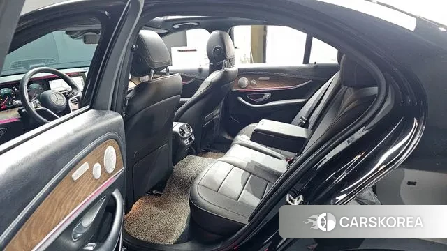 Mercedes-Benz E-Class W213 2020 Черный из Кореи, фото 2