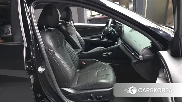 Hyundai The New Avante (CN7) 2024 Черный из Кореи, фото 2