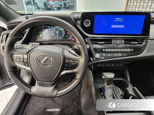 Lexus ES300h 7th generation 2024 Серый из Кореи, фото 2