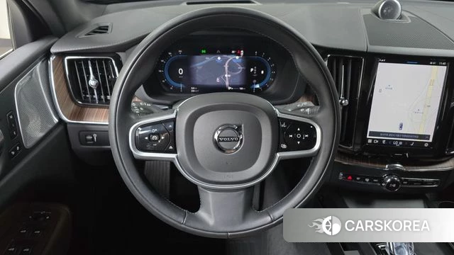 Volvo XC60 second Generation 2021 Белый из Кореи, фото 2