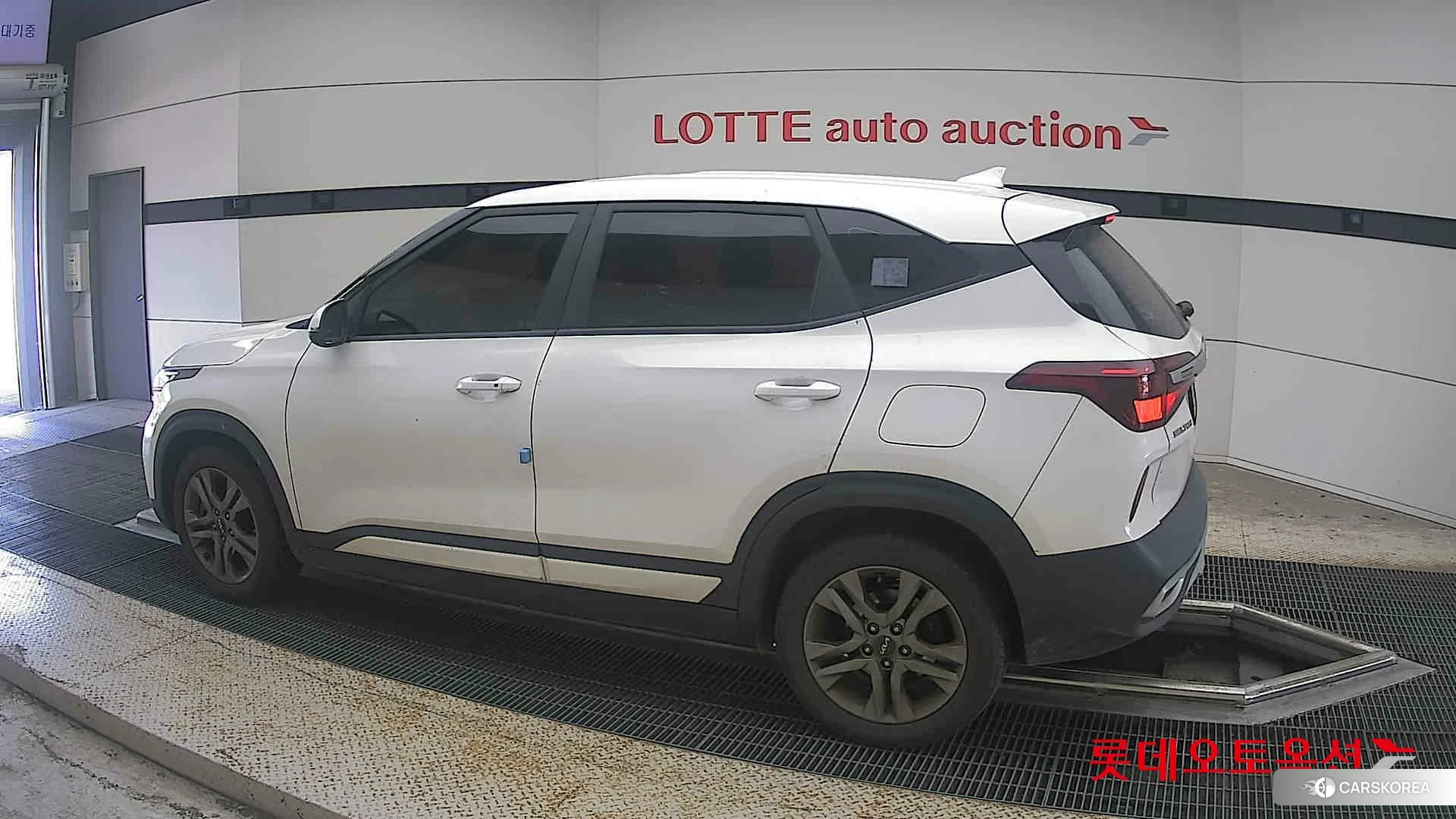 Kia Seltos 2022 Snow White Pearl из Кореи, фото 2