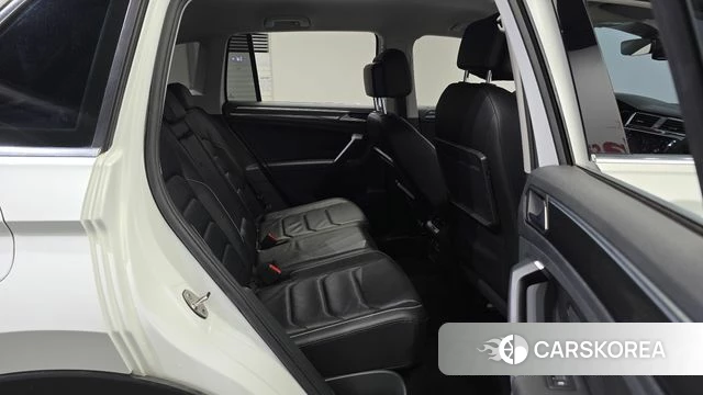 Volkswagen Tiguan second Generation 2019 Белый из Кореи, фото 2