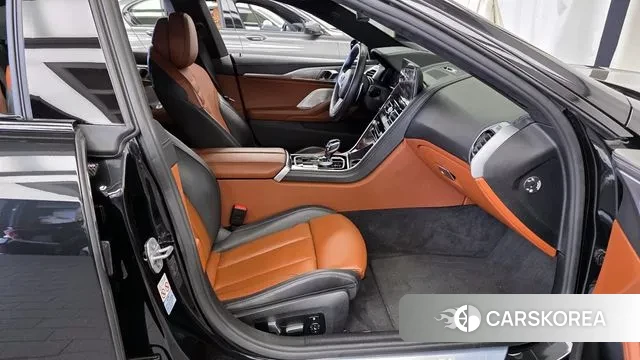 BMW 8 Series (G15) 2022 Черный из Кореи, фото 2