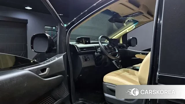 Hyundai Staria 2024 Черный из Кореи, фото 2