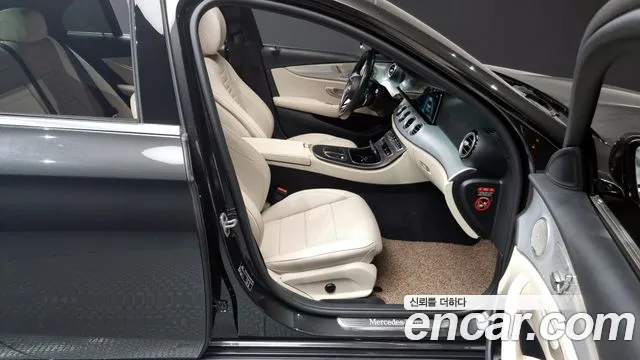 Mercedes-Benz E-Class W213 2021 Серый из Кореи, фото 2