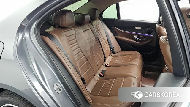 Mercedes-Benz E-Class W213 2018 Серый из Кореи, фото 2